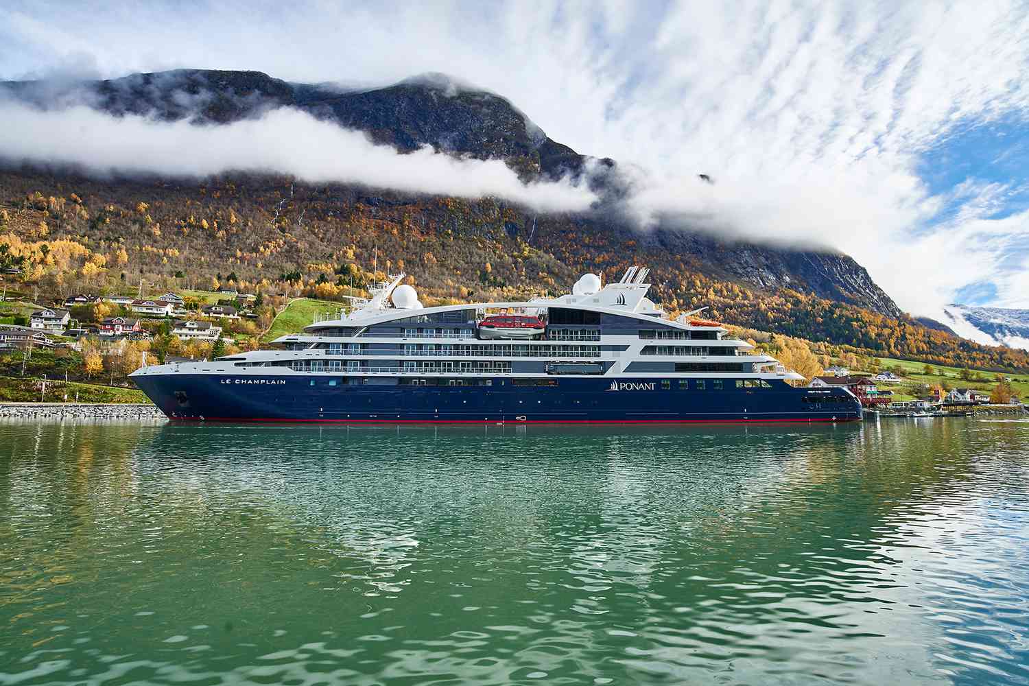 Top 10 Best Small Cruise Ships